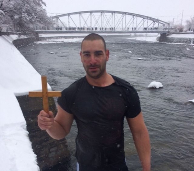 Ангел Пеловски извади кръста в Кричим